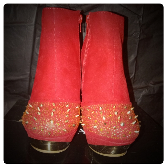 Spiked red wedges - Picture 2 of 4
